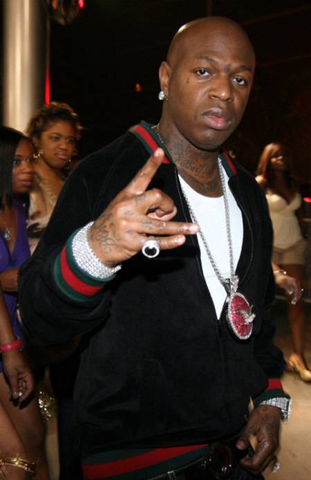 Birdman Gives Away Turkey’s For Thanksgiving