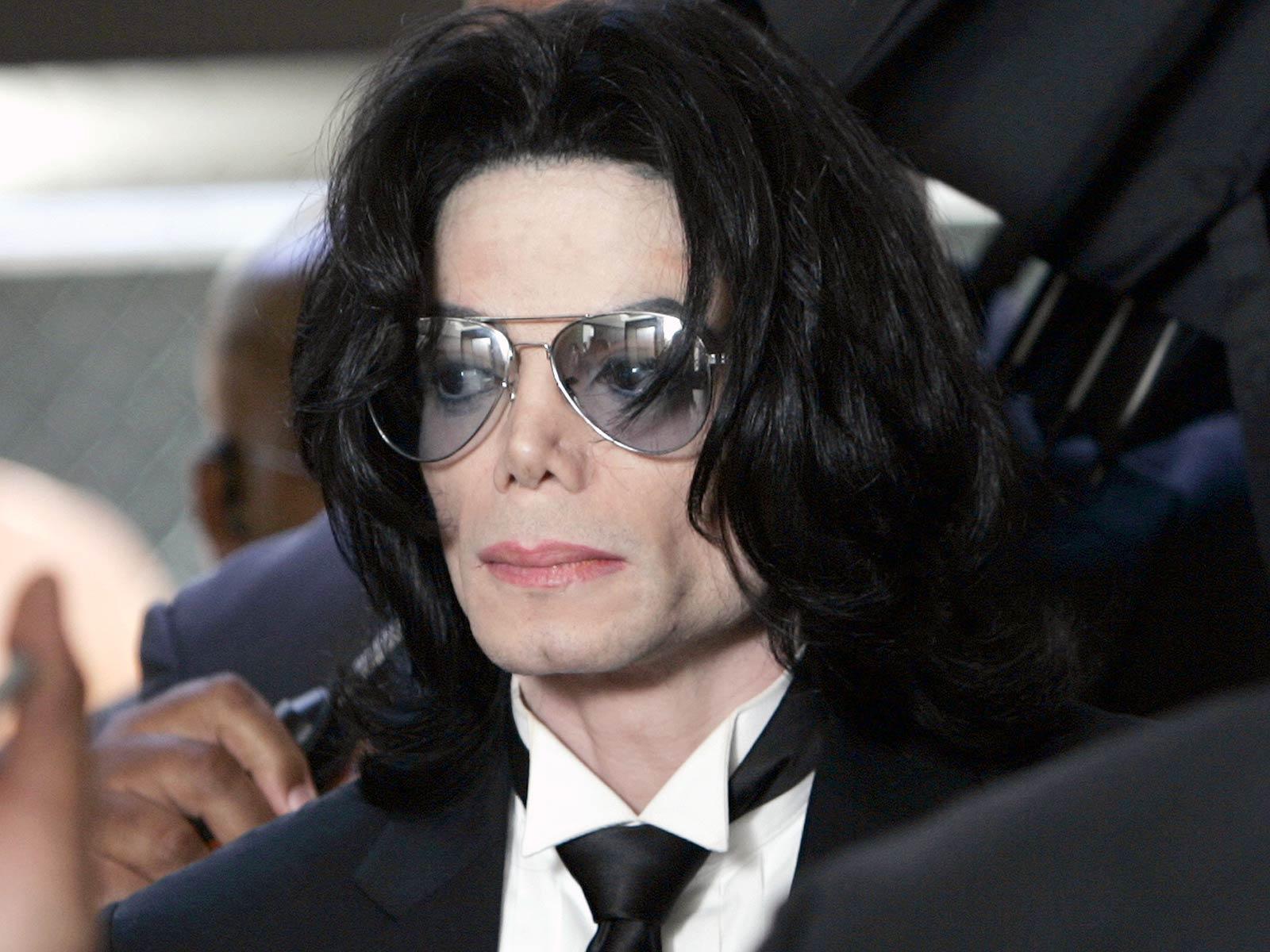 Michael Jackson – Dead @ 50