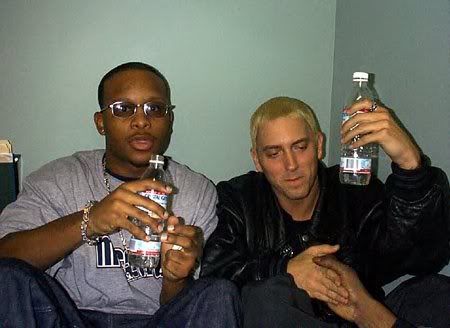 Eminem ft. Royce Da 5’9 – Living Proof